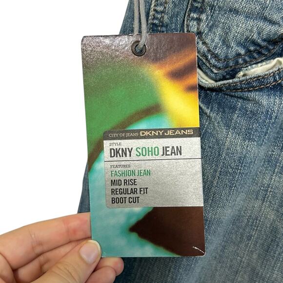 DKNY Soho Jean NWT Women's Sz 16 Acid Wash Mid Rise Bootcut Cropped Timeless - Picture 3 of 6